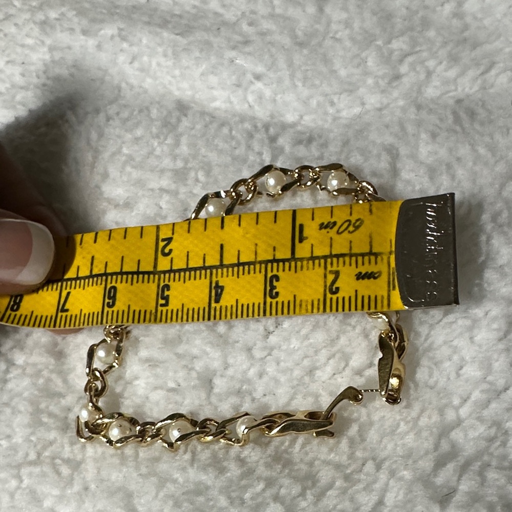 Vintage Gold toned chain link Pearl Bracelet - Picture 6 of 15